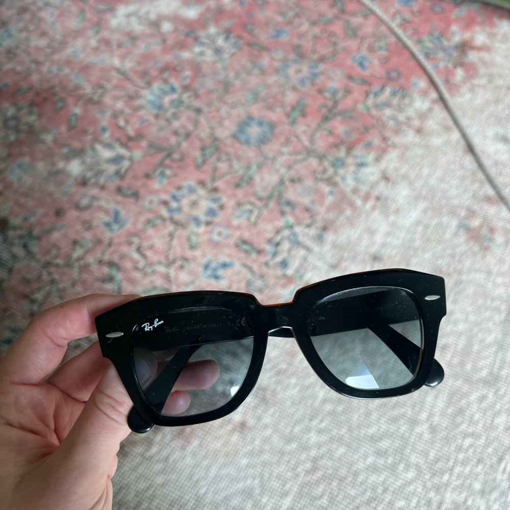 Ray-Ban STATE STREET Women's Sunglasses / Color-way is SOLDOUT